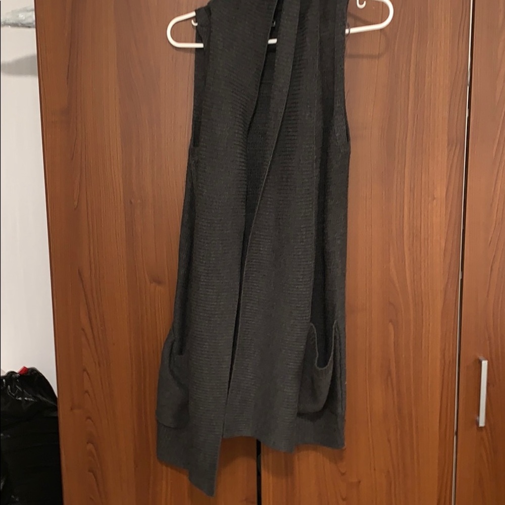 Knit vest